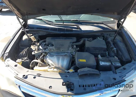 2014 Toyota Camry Le z USA, uszkodzony, nr VIN 4T1BF1FK2EU823028